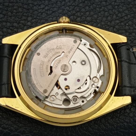 Vintage 1975 Arabic Citizen Automatic Mens Gold Watch W/daydate & Blue accents - Picture 9 of 10